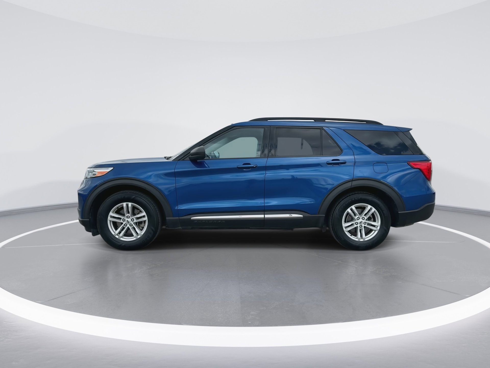 Certified 2021 Ford Explorer XLT image 5
