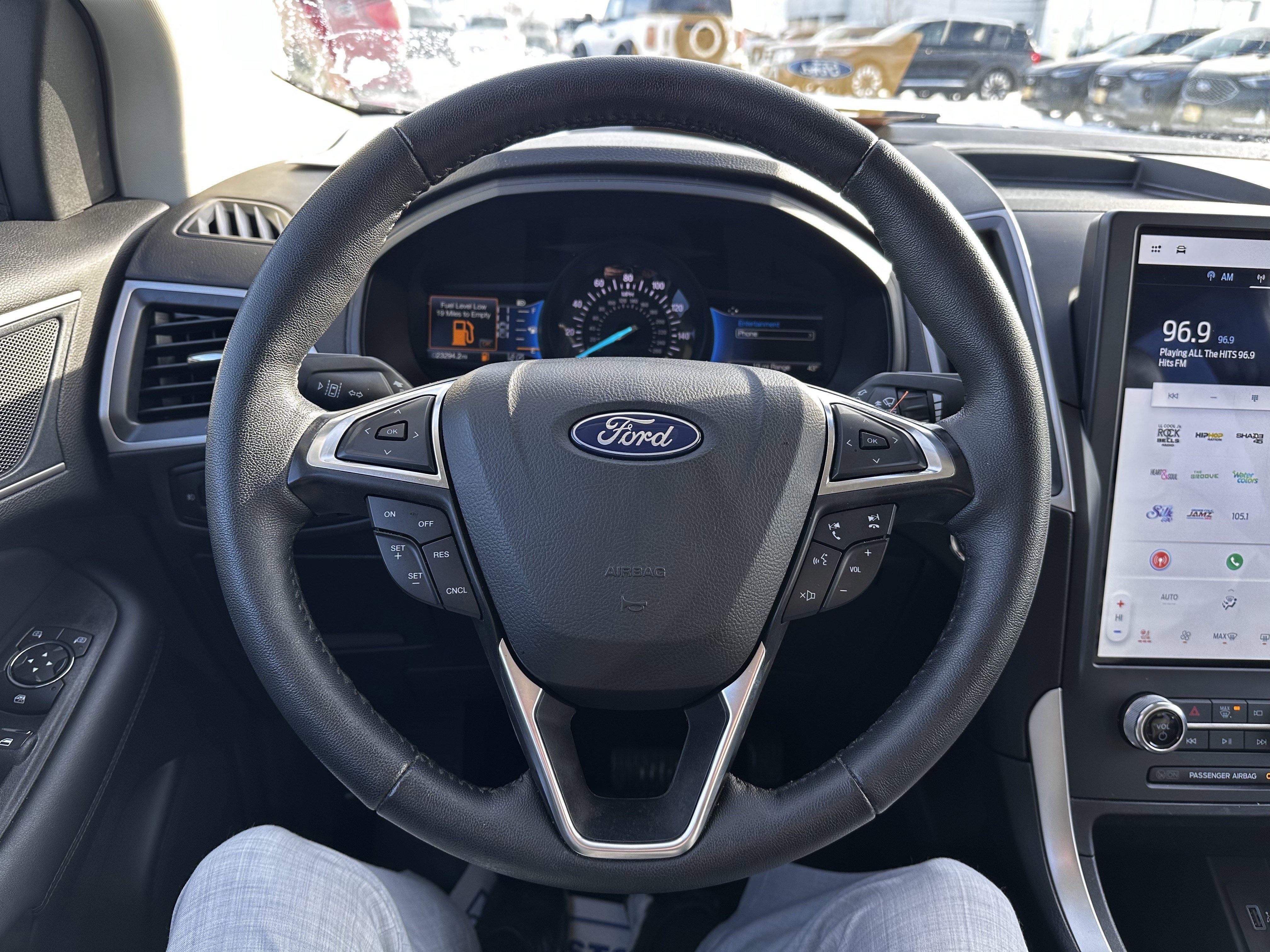 Certified 2024 Ford Edge SEL w/ Convenience Package image 9