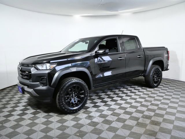 Used 2023 Chevrolet Colorado Trail Boss w/ Technology Package AWD/4WD image 5