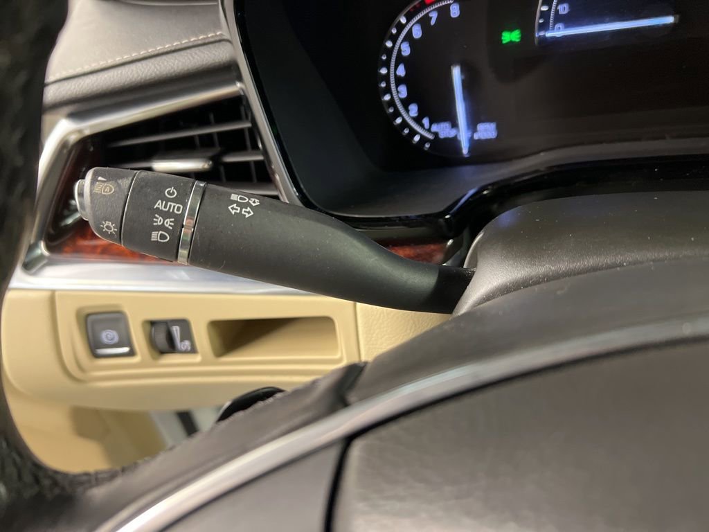 Used 2017 Cadillac XT5 Luxury w/ Driver Awareness Package AWD/4WD image 21
