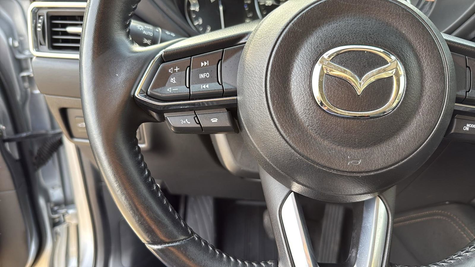 Used 2023 MAZDA CX-5 AWD 2.5 S w/ Premium Package image 17