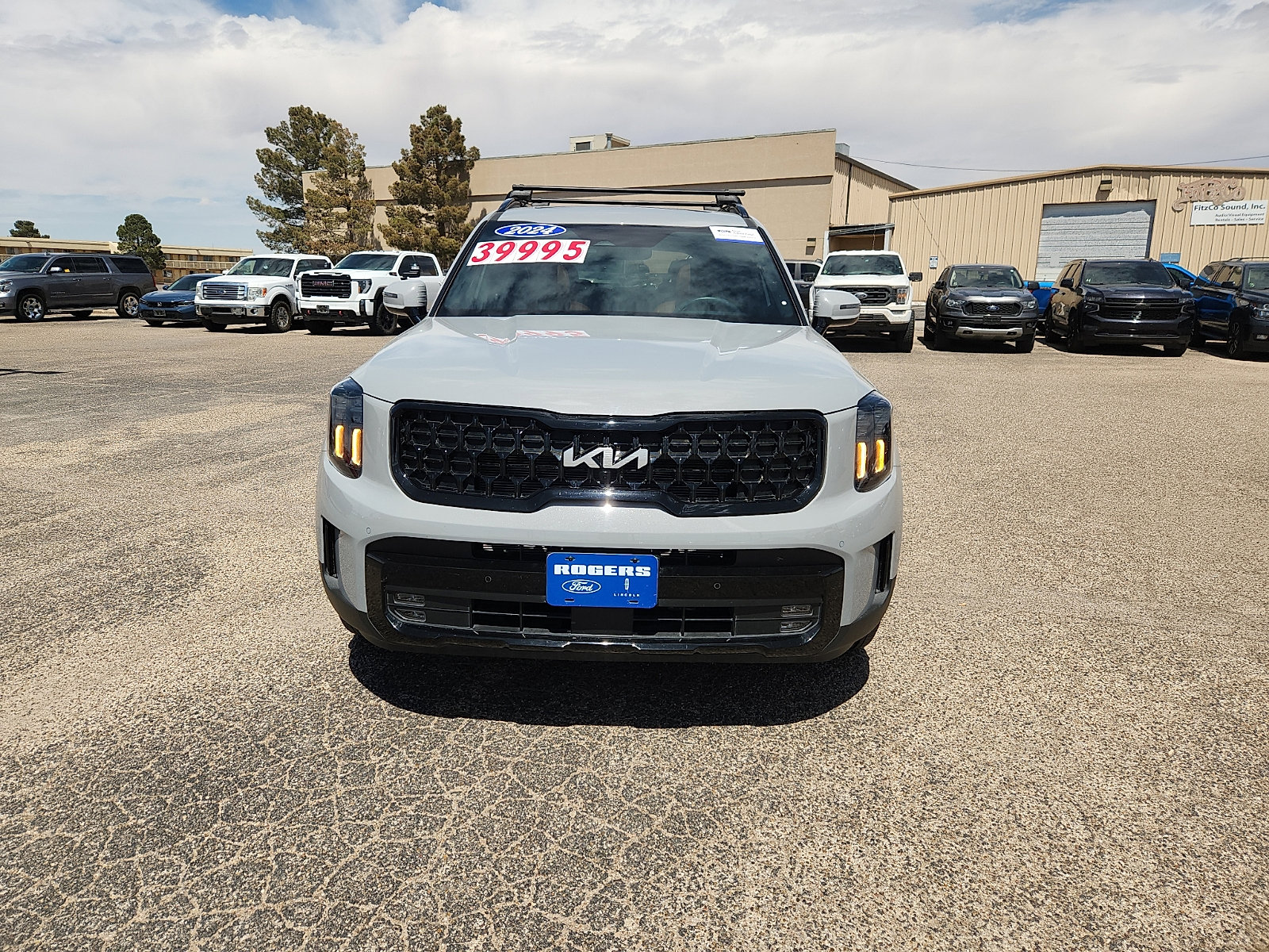 Used 2024 Kia Telluride SX X-Line AWD/4WD image 2