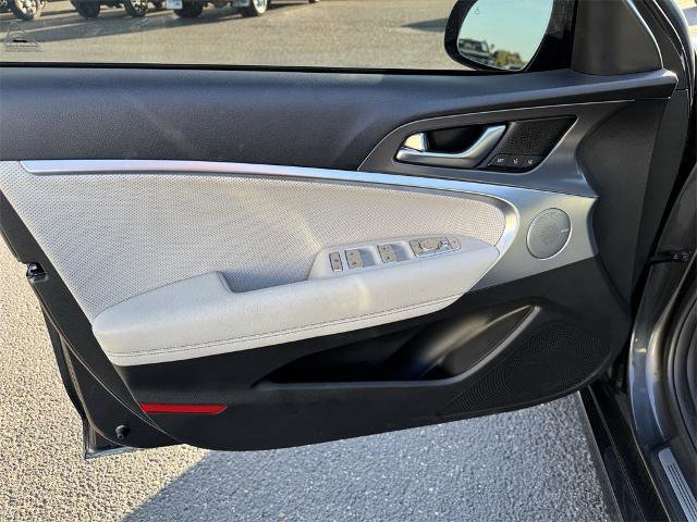 Used 2025 Genesis G70 2.5T w/ Sport Prestige Package image 12