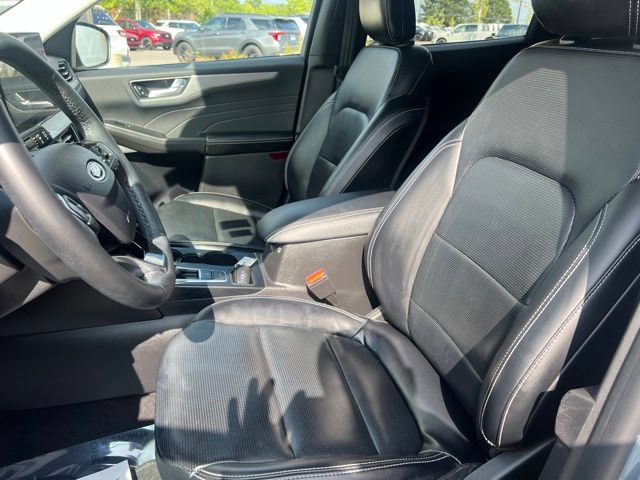 Certified 2023 Ford Escape Platinum AWD/4WD image 24