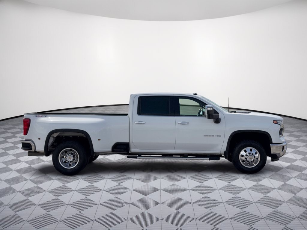 Used 2024 Chevrolet Silverado 3500 LTZ w/ LTZ Plus Package AWD/4WD image 8