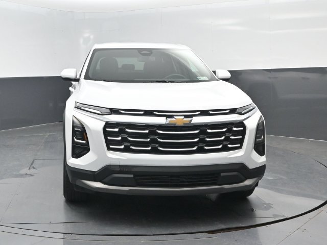 Used 2025 Chevrolet Equinox LT AWD/4WD image 2