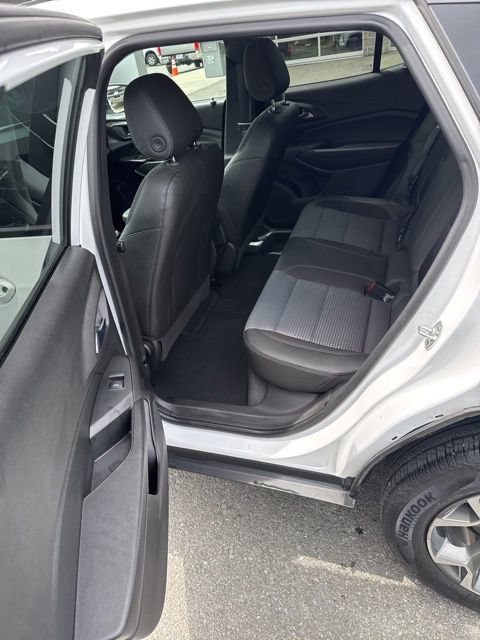 Used 2024 Chevrolet Trax LT FWD image 22