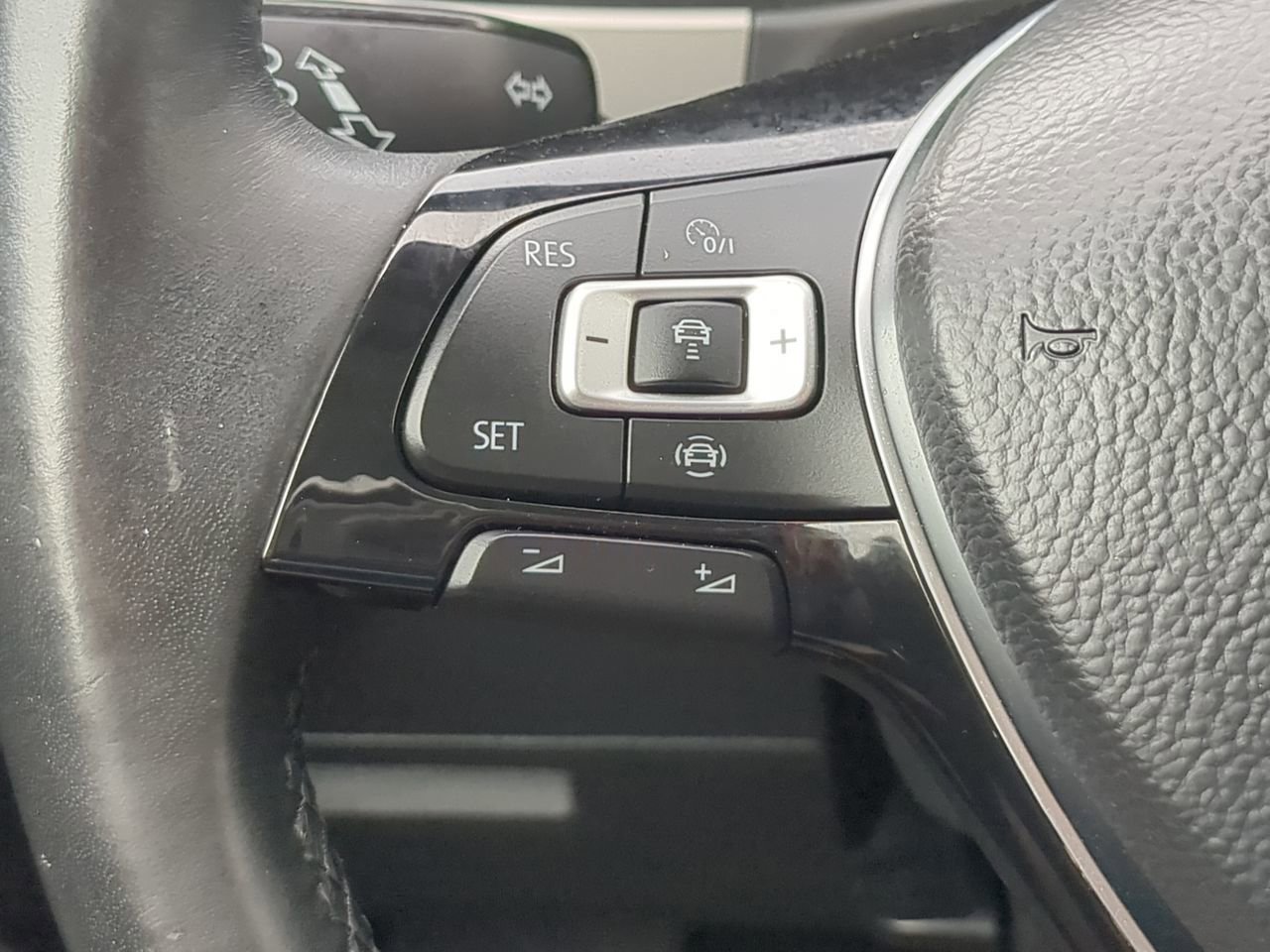 Used 2019 Volkswagen Atlas SEL FWD image 23