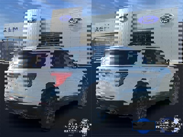 Certified 2023 Ford Explorer XLT w/ Equipment Group 202A image 3
