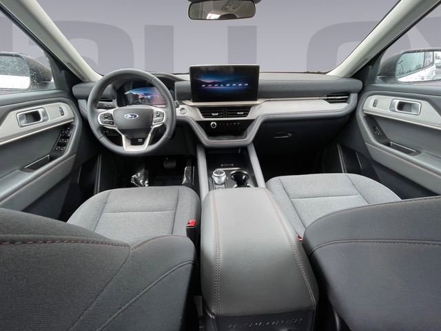 Certified 2025 Ford Explorer Active image 12