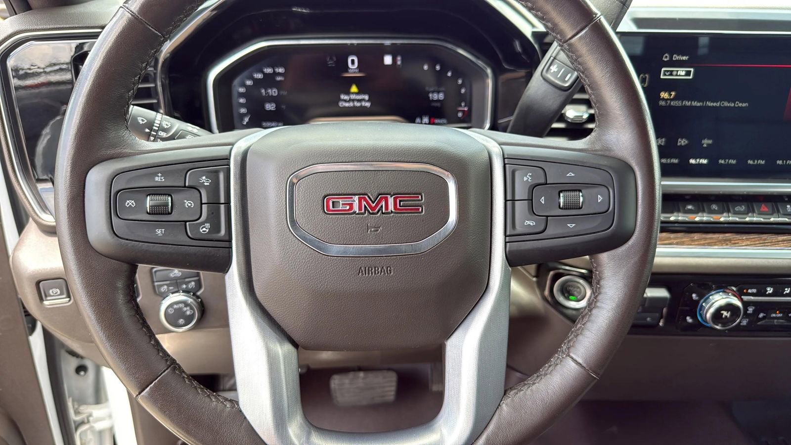 Used 2022 GMC Sierra 1500 SLE w/ Preferred Package AWD/4WD image 16