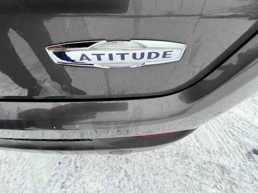 Used 2018 Jeep Compass Latitude image 27