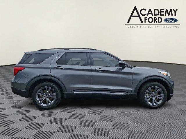 Certified 2023 Ford Explorer XLT w/ Equipment Group 202A image 5