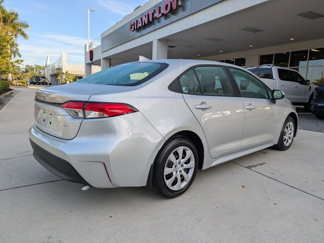 Used 2025 Toyota Corolla LE image 4