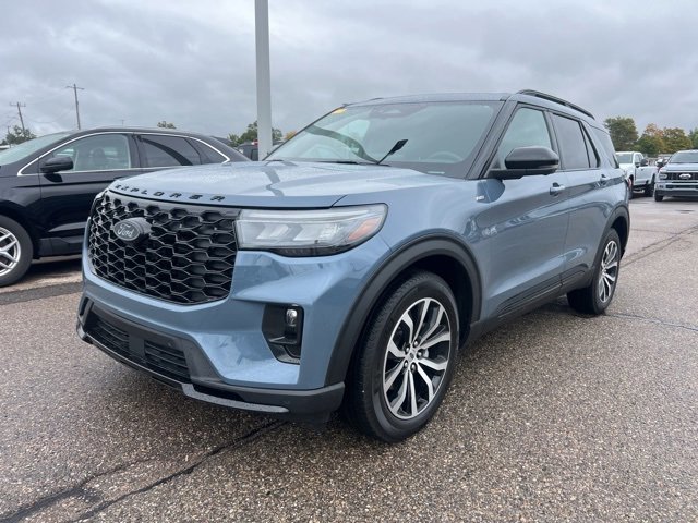 Certified 2025 Ford Explorer ST-Line image 6