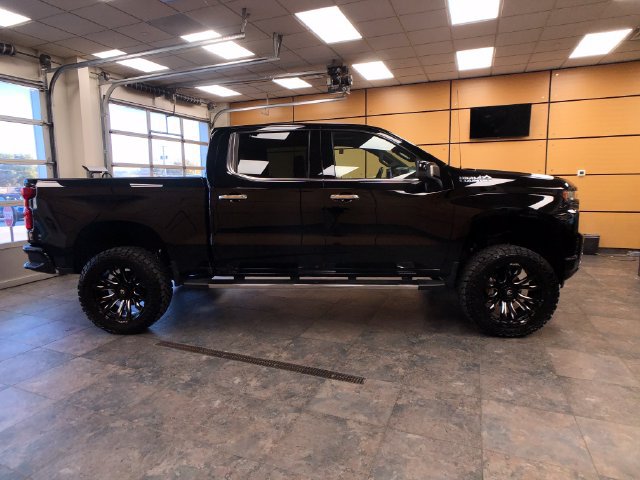 Used 2021 Chevrolet Silverado 1500 High Country w/ Technology Package AWD/4WD image 8