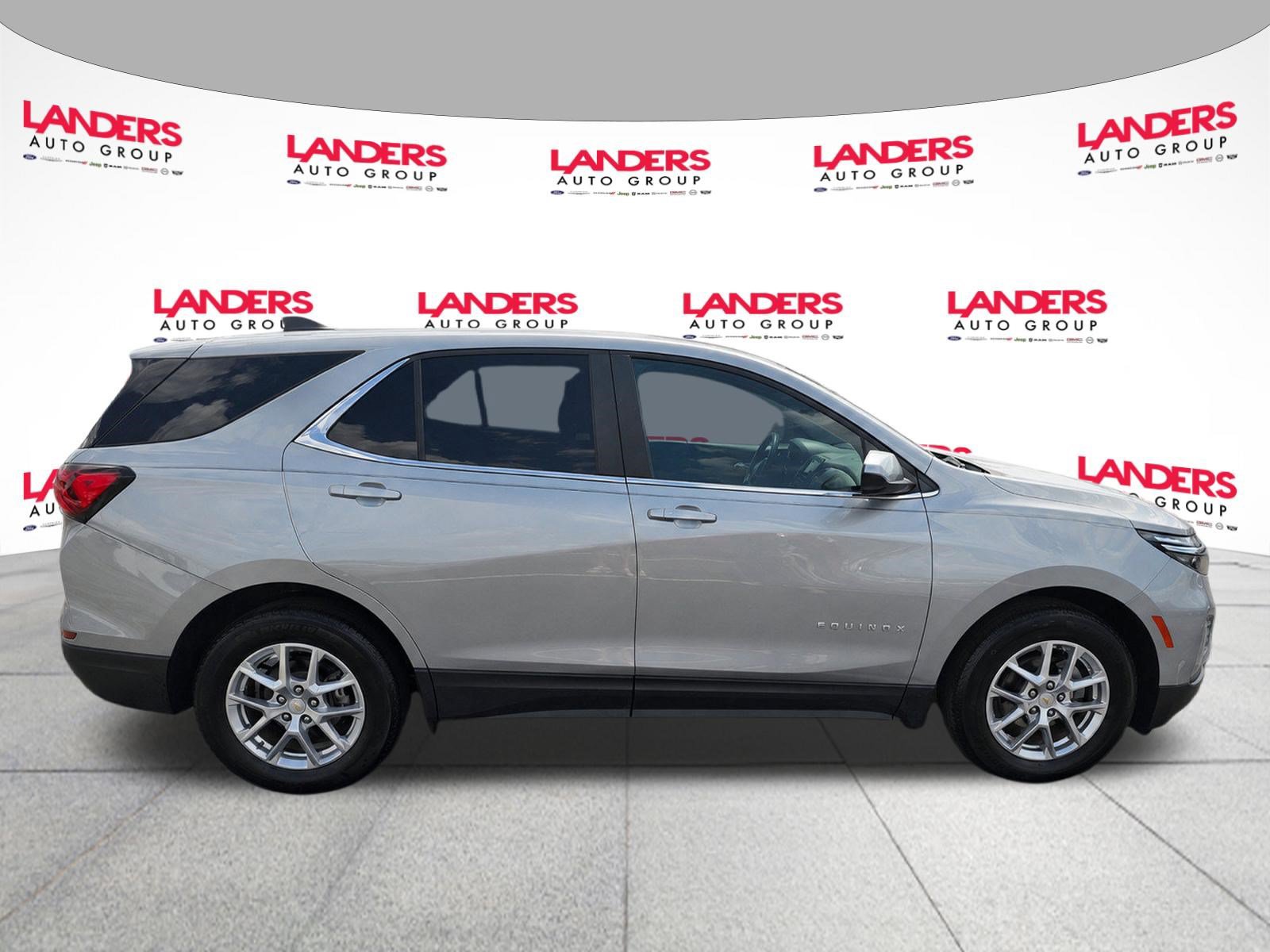 Used 2023 Chevrolet Equinox LT FWD image 4