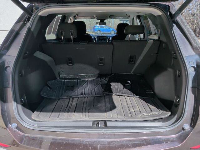 Used 2020 Chevrolet Equinox LT w/ Driver Convenience Package image 9