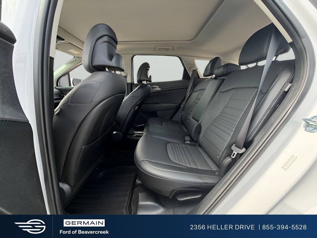 Used 2025 Kia Sportage SX AWD/4WD image 30