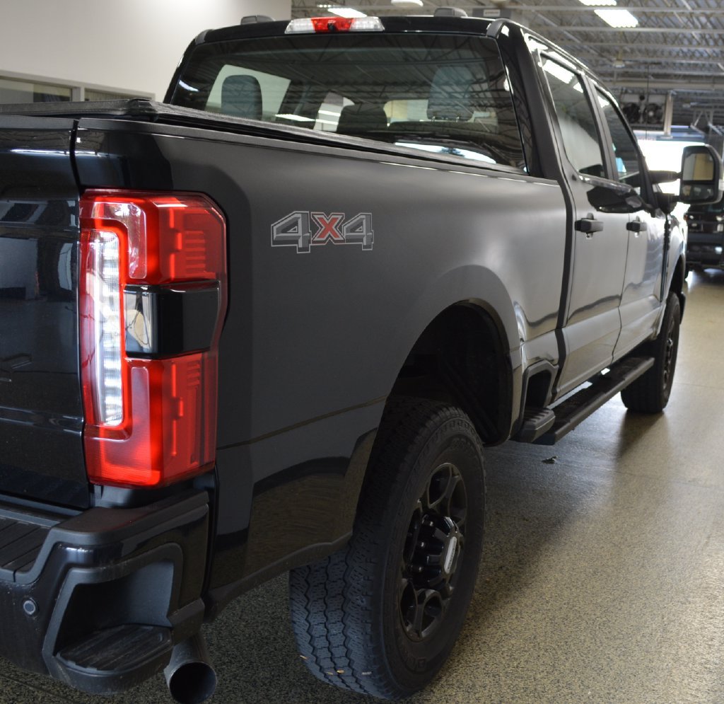 Certified 2023 Ford F250 XL w/ STX Appearance Package AWD/4WD image 7
