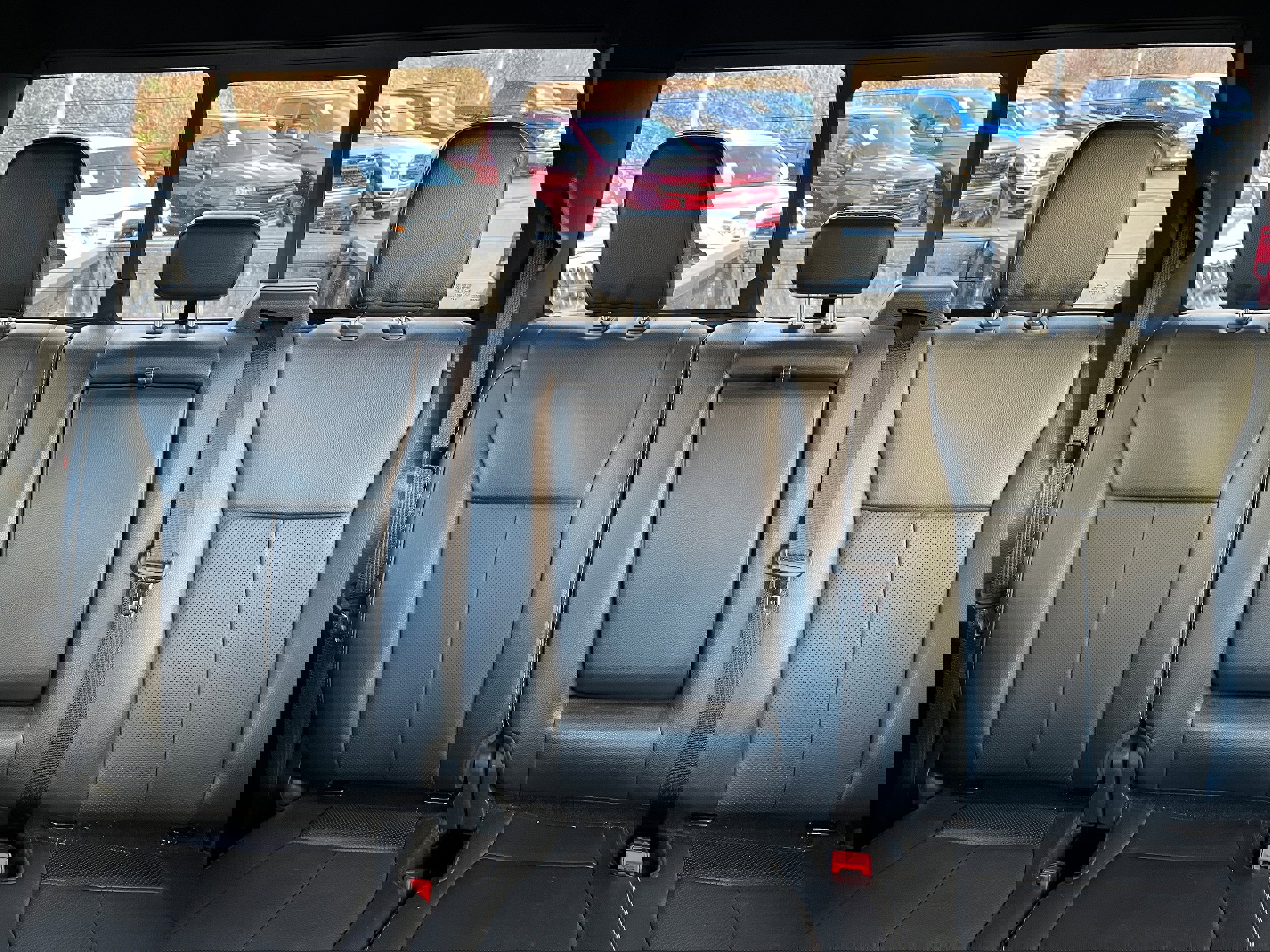 Certified 2022 Ford F250 Lariat w/ Black Appearance Package image 9