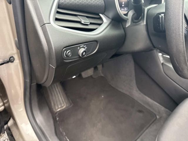 Used 2023 Chevrolet Malibu LT FWD image 28