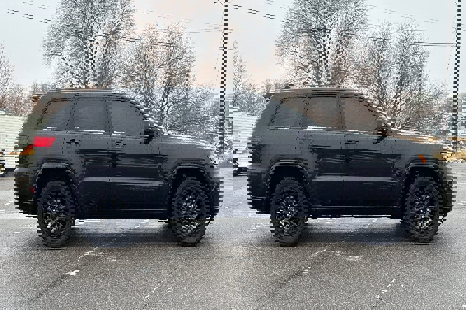 Used 2019 Jeep Grand Cherokee Altitude image 8