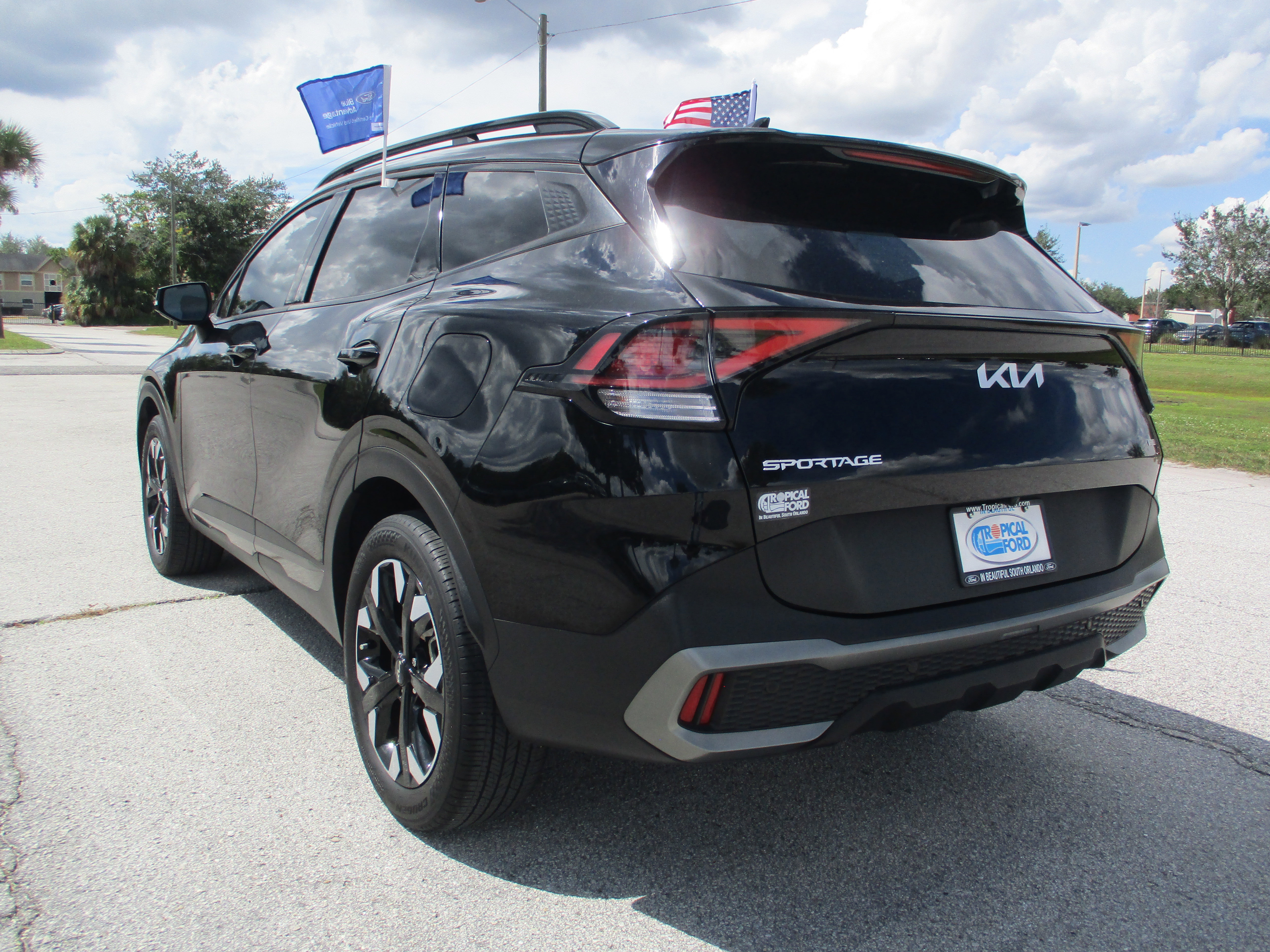 Used 2024 Kia Sportage X-Line w/ X-Line Premium Package image 3