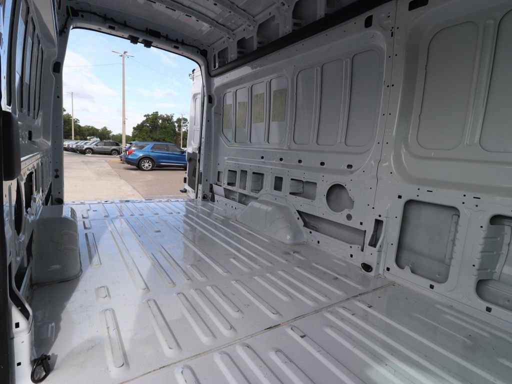 Certified 2025 Ford Transit 250 148 High Roof Extended image 15