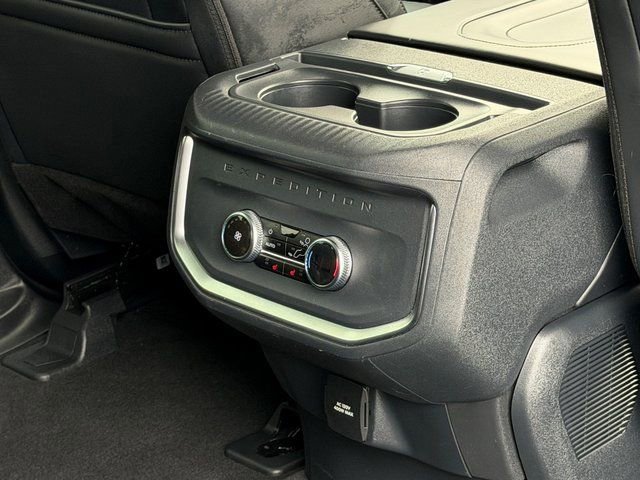 Certified 2025 Ford Expedition Platinum image 36