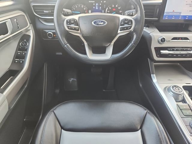Certified 2023 Ford Explorer XLT w/ Equipment Group 202A image 9