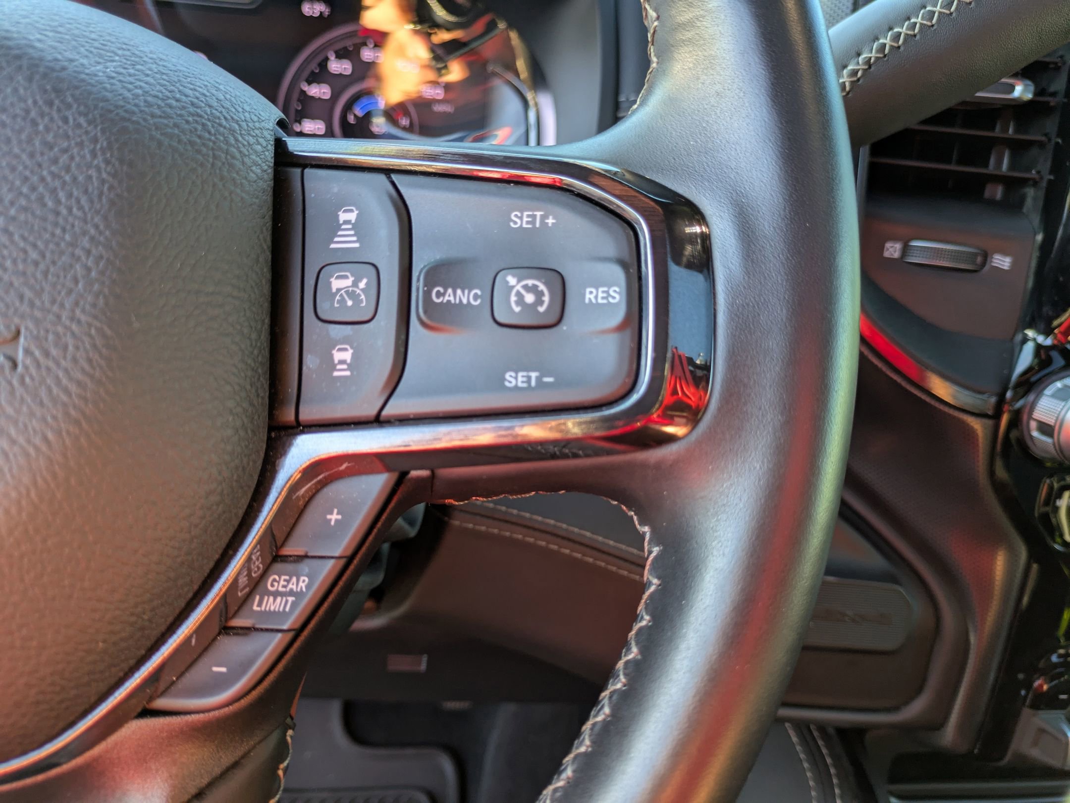 Used 2024 RAM 2500 Limited image 19