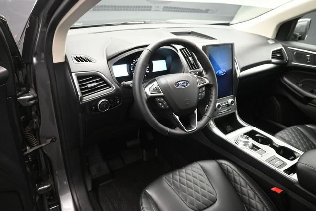 Certified 2024 Ford Edge Titanium AWD/4WD image 9