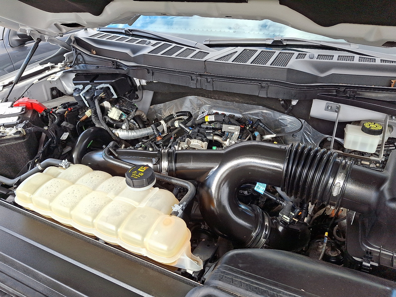 Certified 2022 Ford F150 XLT w/ Equipment Group 302A High image 28