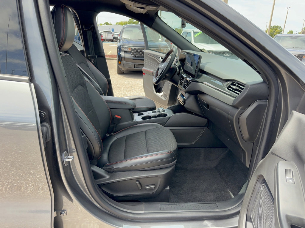 Certified 2023 Ford Escape ST-Line Elite image 13