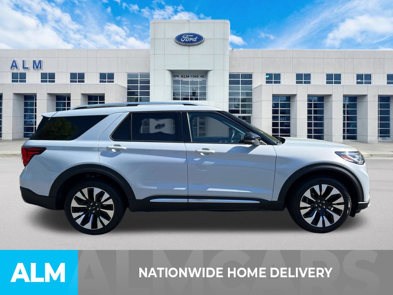 Certified 2025 Ford Explorer Platinum w/ LUX Leather Package AWD/4WD image 4