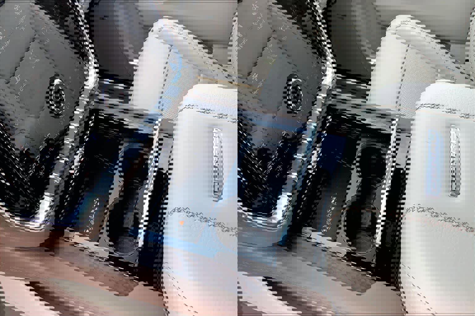 Used 2025 GMC Yukon XL Denali w/ LPO, Floor Liner Package image 17