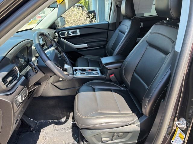 Certified 2022 Ford Explorer XLT w/ Equipment Group 202A AWD/4WD image 15