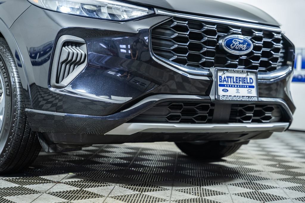 Certified 2023 Ford Escape ST-Line w/ Tech Pack #1 image 15