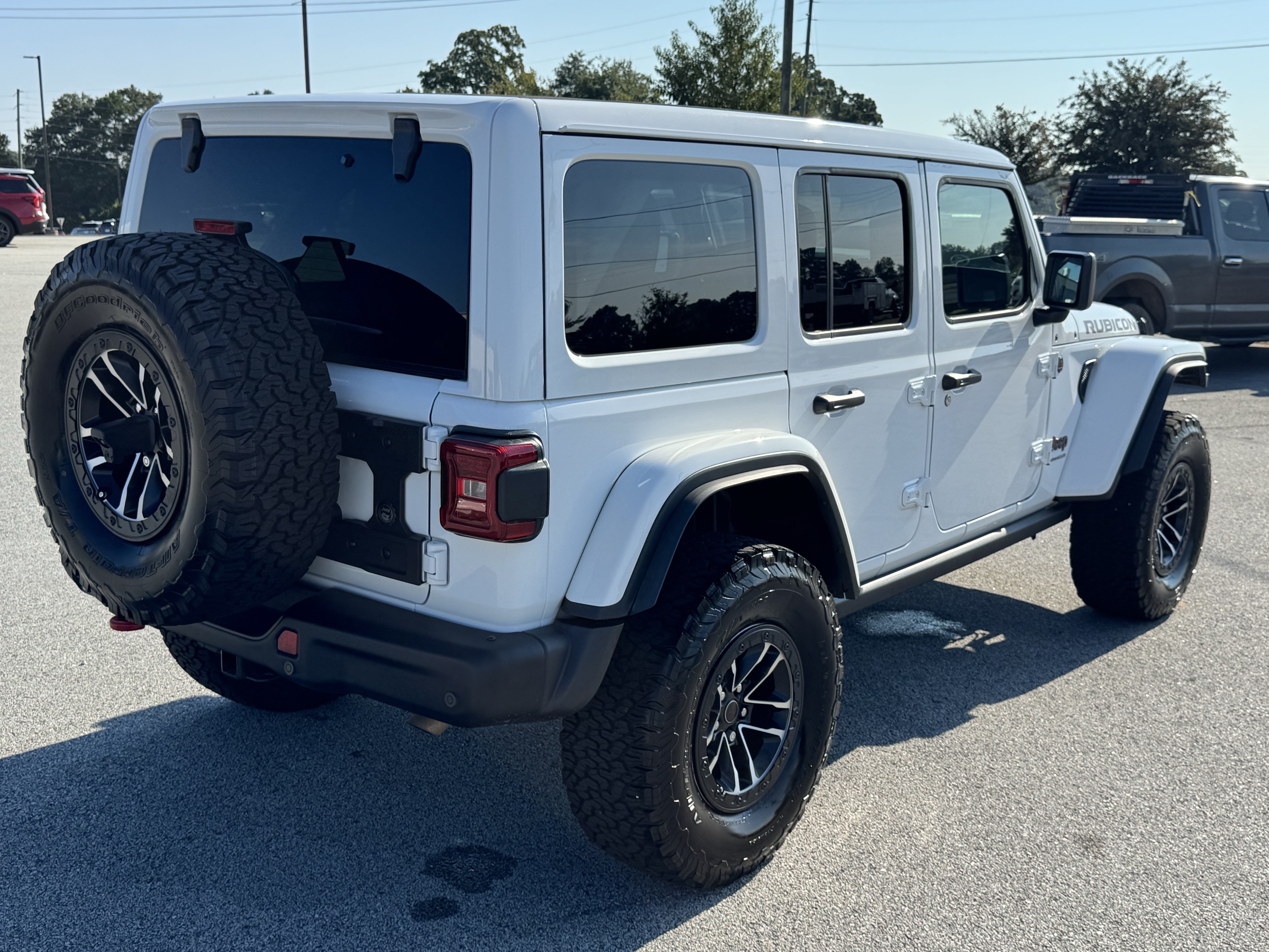 Used 2024 Jeep Wrangler Unlimited Rubicon AWD/4WD image 5