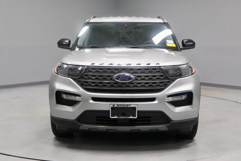 Certified 2023 Ford Explorer XLT w/ Equipment Group 202A AWD/4WD image 6