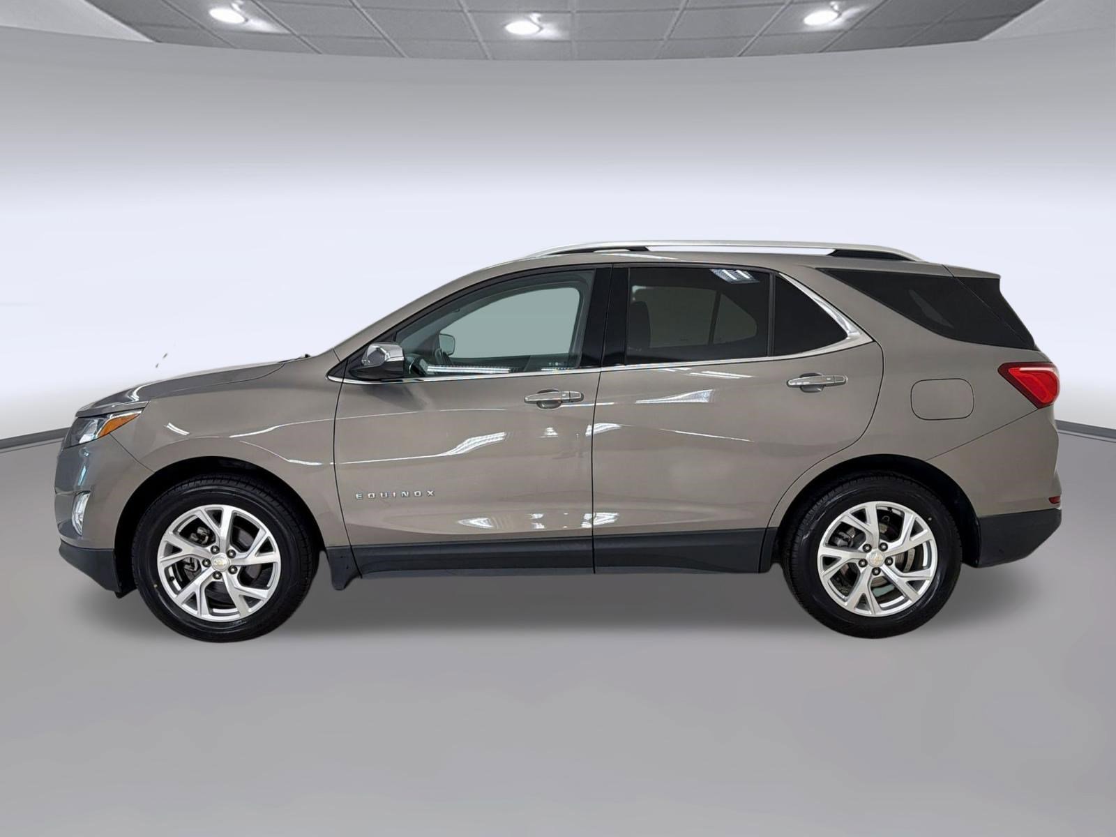 Used 2018 Chevrolet Equinox Premier AWD/4WD image 2