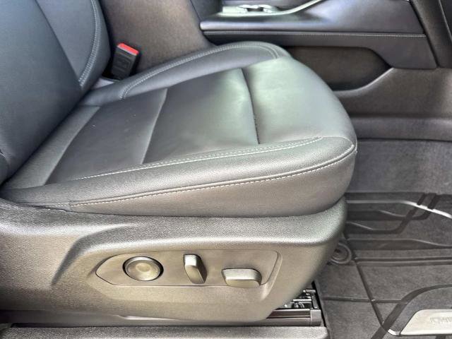 Used 2024 Chevrolet Tahoe Z71 w/ Luxury Package image 15