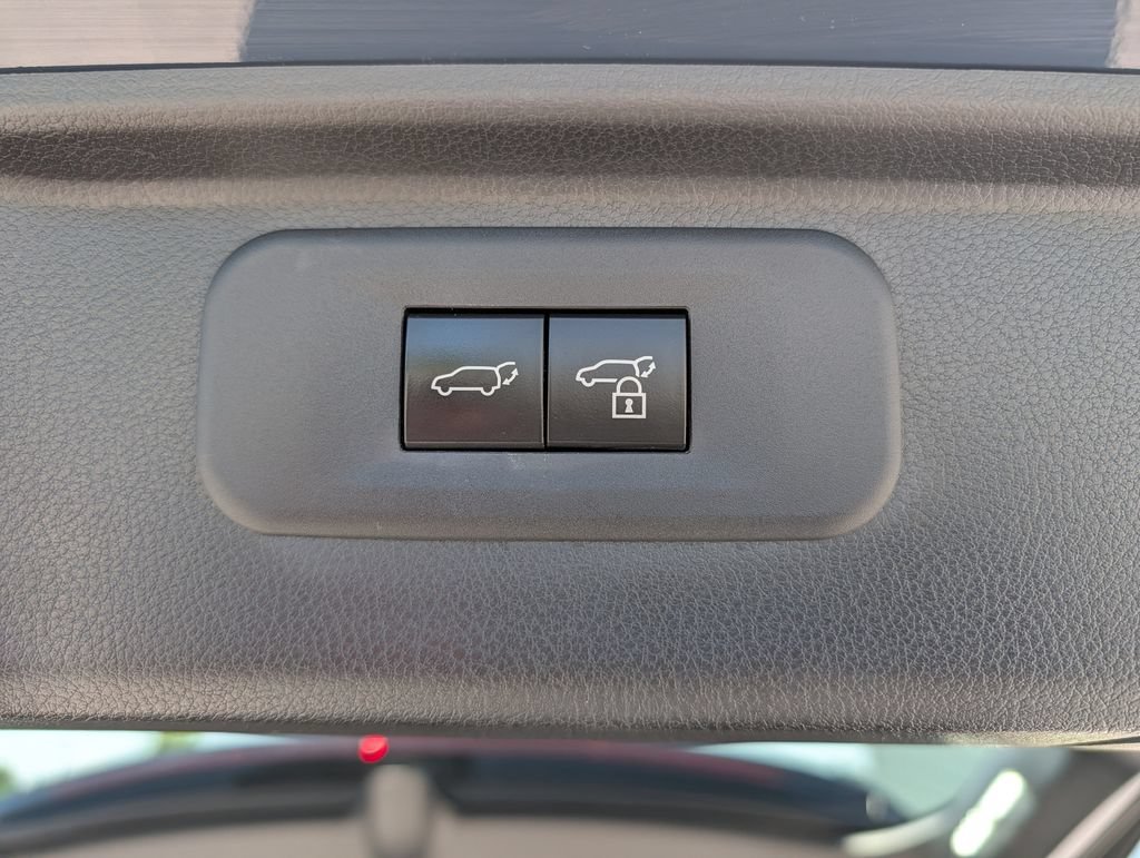 Used 2024 Toyota Grand Highlander AWD image 32