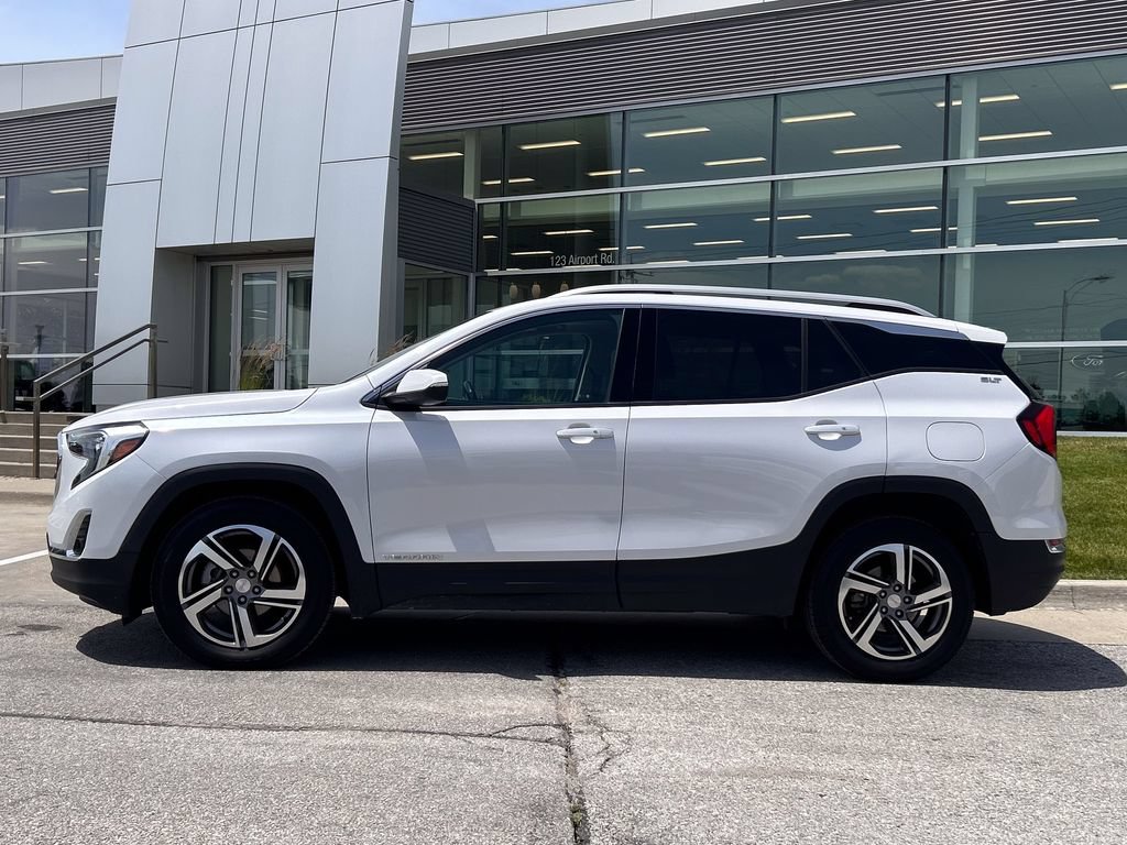 Used 2021 GMC Terrain SLT w/ Infotainment Package II AWD/4WD image 3