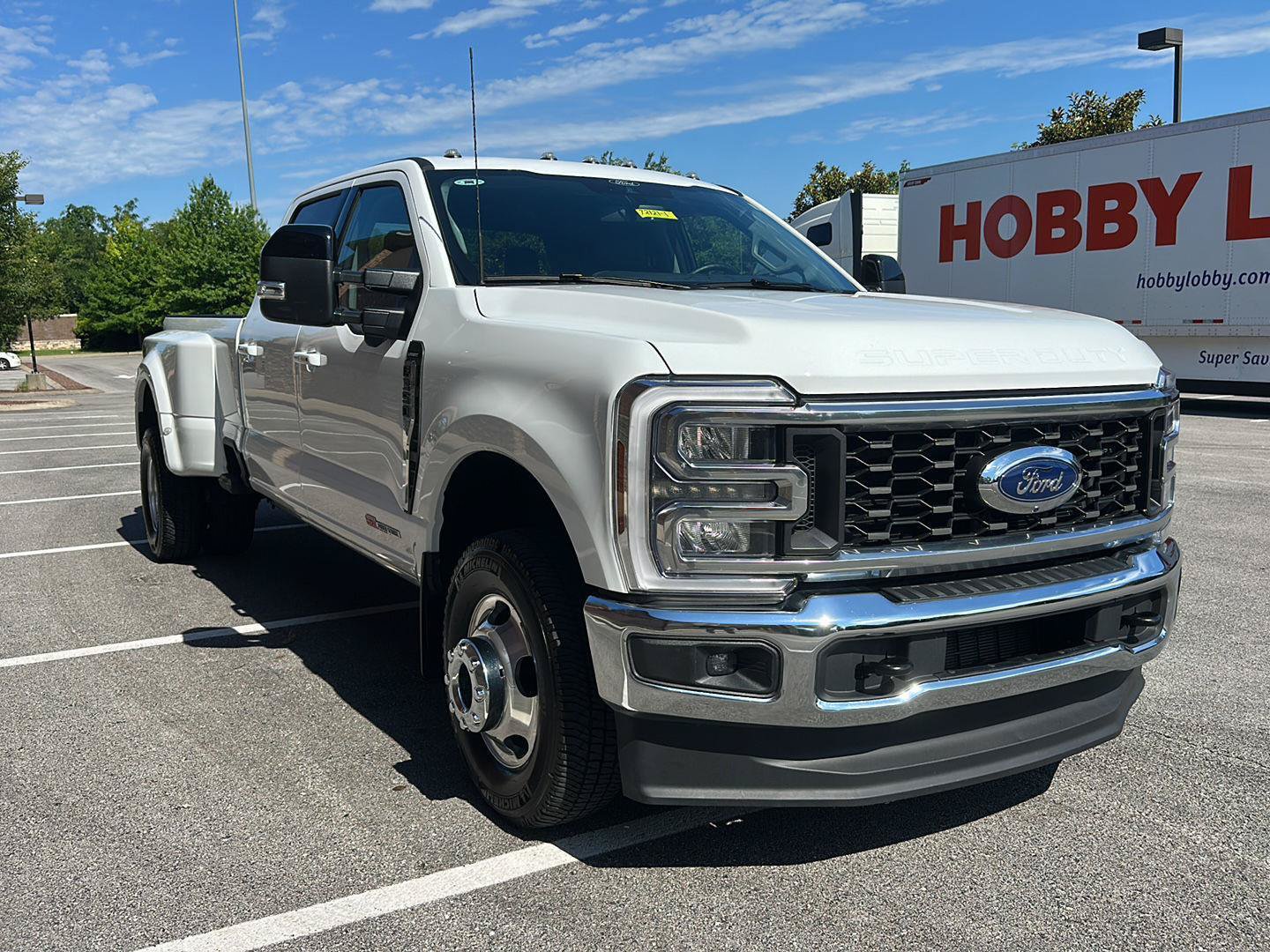 Certified 2025 Ford F350 Lariat w/ FX4 Off-Road Package AWD/4WD image 8