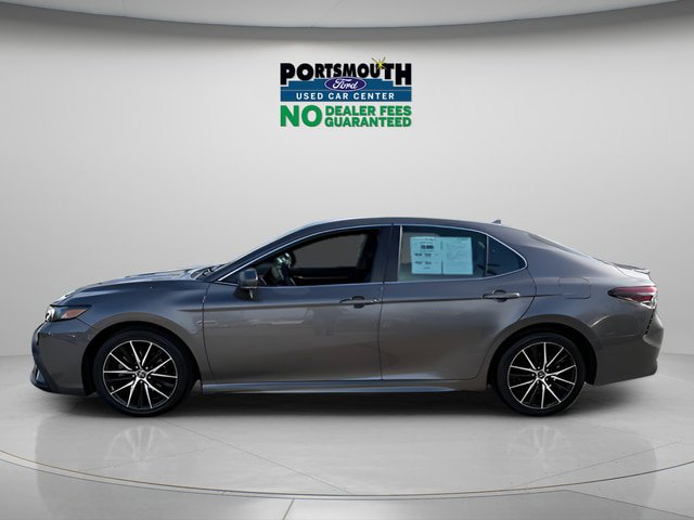 Used 2023 Toyota Camry SE FWD image 2