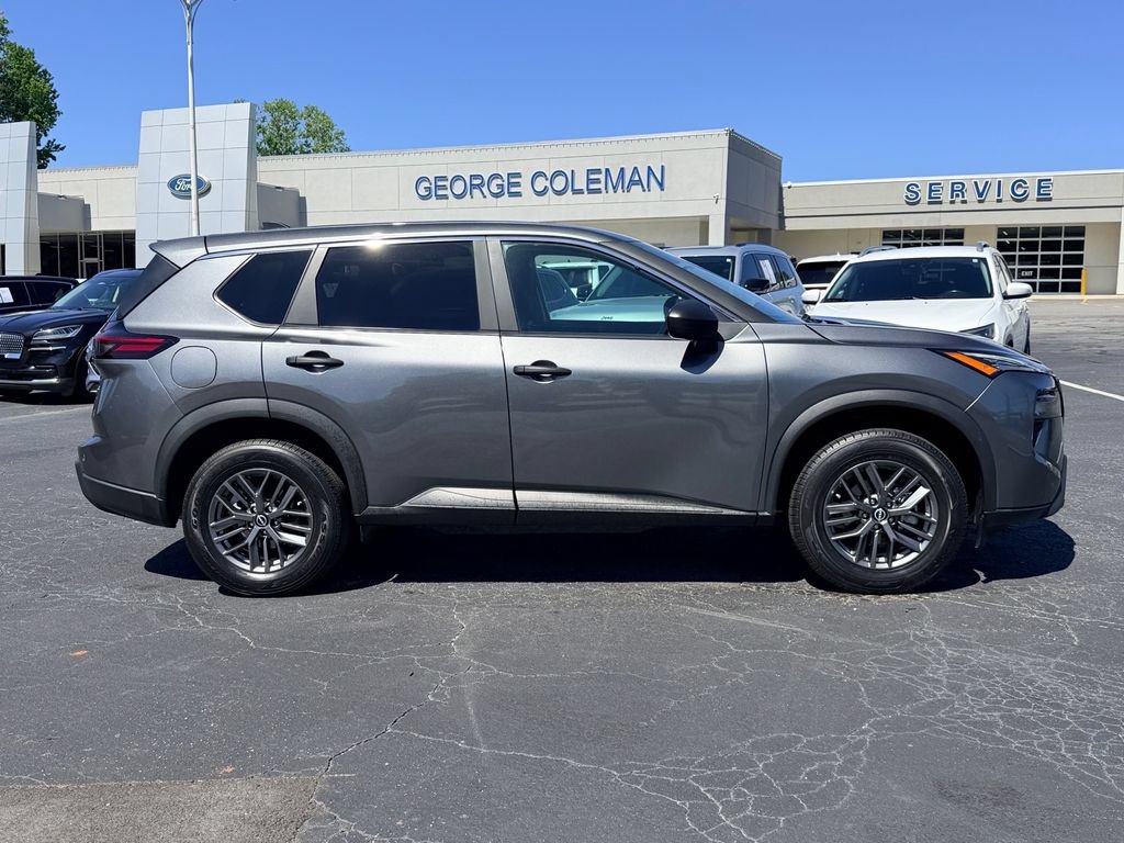 Used 2025 Nissan Rogue S AWD/4WD image 3