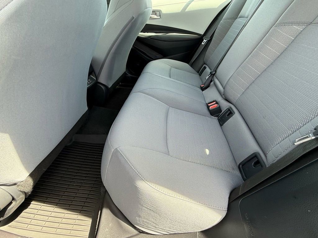 Used 2025 Toyota Corolla SE image 13