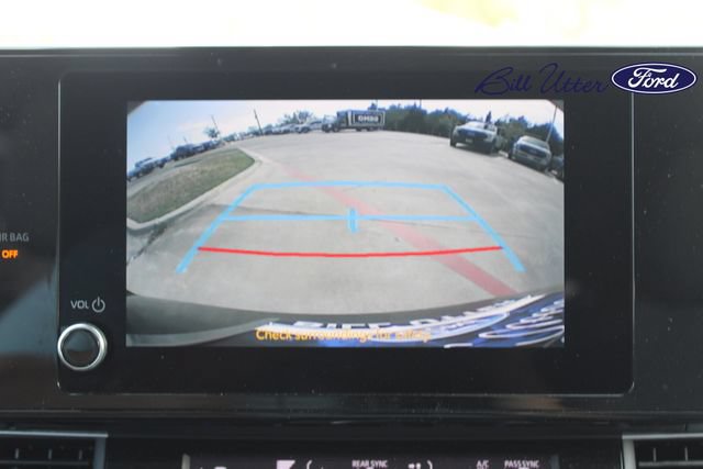 Used 2025 Toyota Sienna LE FWD image 19